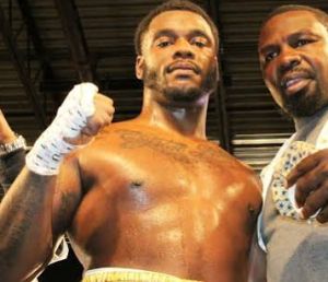 Nell'Indiana il 40enne Triantafillo batte ai punti il 54enne ex campione Hasim Rahman