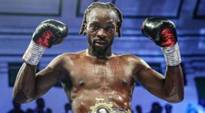 Denzel  Bentley non è più campione  Wbo dei medi .  Il londinese ha firmato per Zuffa boxing 