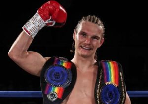  Il  vacante Ibo dei welter tra Rafferty e Martirosyan in palio il 7 novembre  a Manchester
