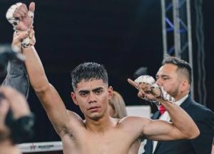 Il messicano Sergio Mendoza Cordova batte Sandoval per ko e diventa campione  Wba e Wbc dei pesi mosca 