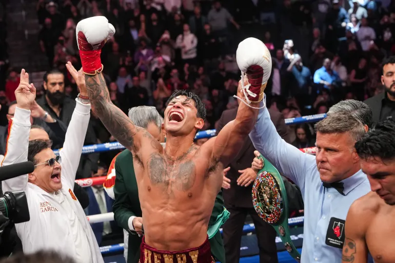 Ryan Garcia umilia Barrios a Las Vegas