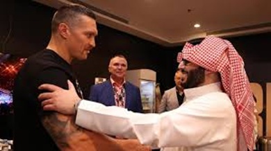Turki Alalshikh  stupisce : Il prossimo match di  Usyk  si svolgerà a gennaio in Turchia !