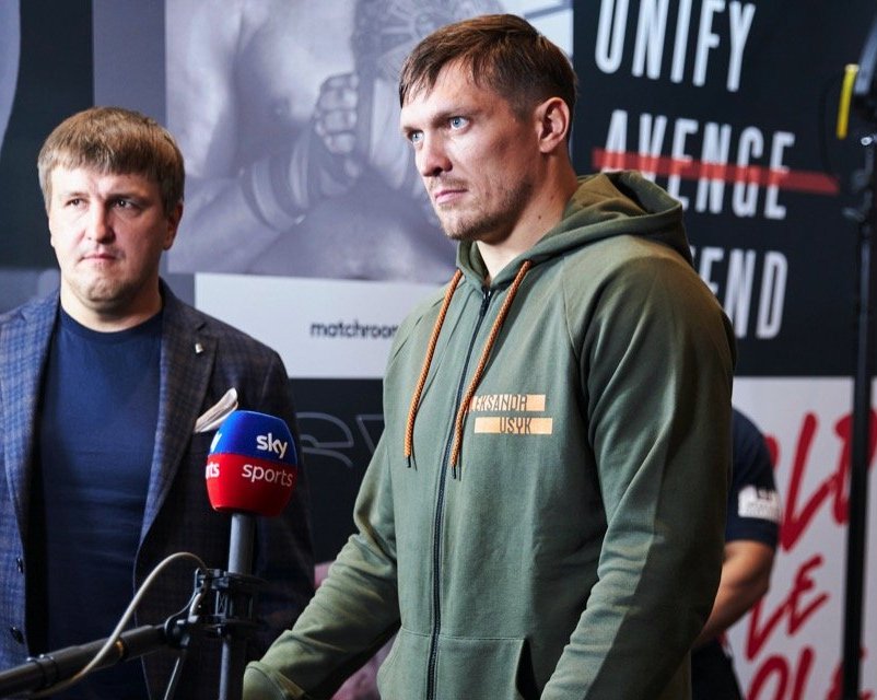 Usyk in borghese