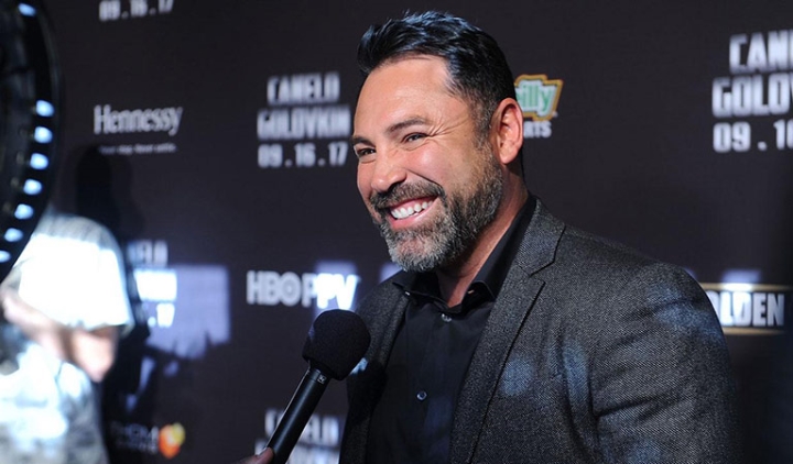 De La Hoya microfono sorr