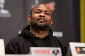 Jones Roy sorride 2022