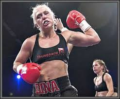 A Copenaghen Dina Thorslund difende Wbc- Wbo dei gallo contro la  sfidante  Seren Cetin