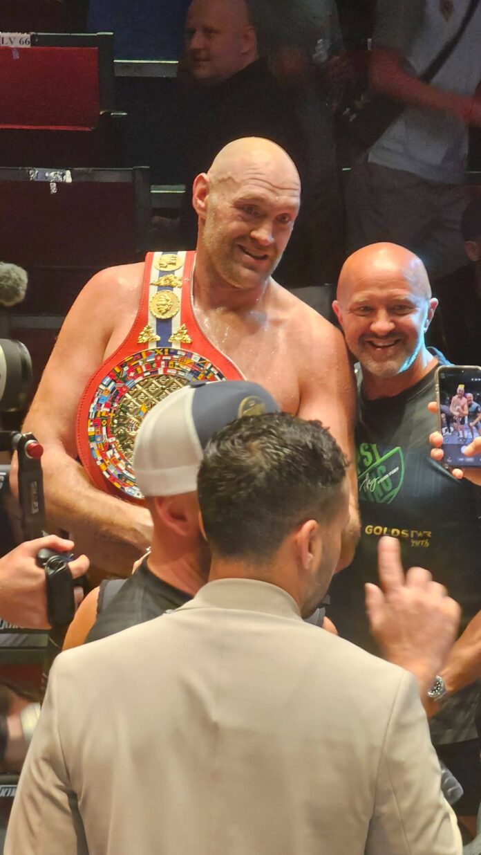 Tyson Fury e un incontro al...bacio